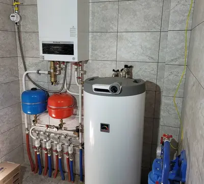 Установка отопления в доме из соломенных блоков